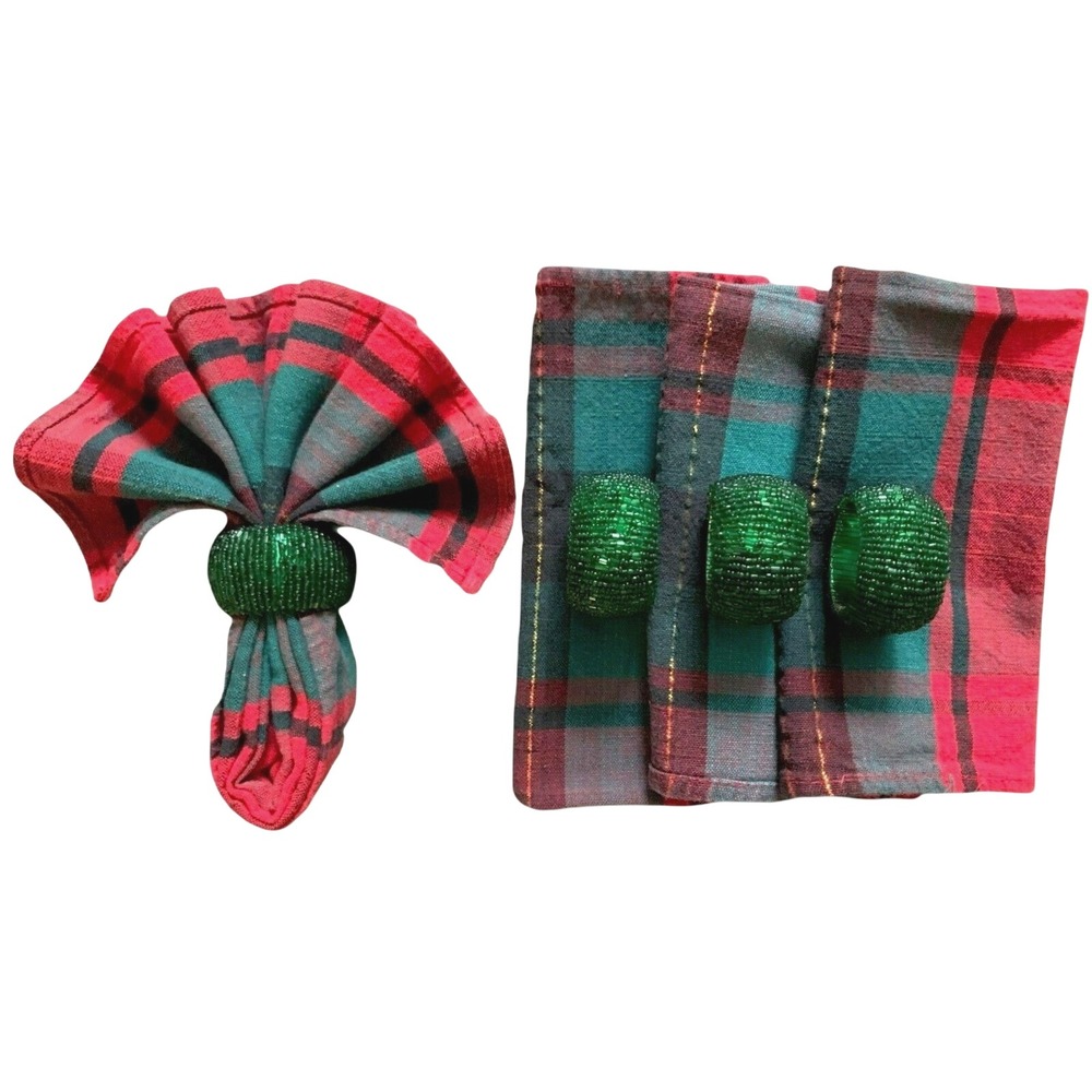 4 Pier 1 Green Glass Beaded Napkin Rings with 4 Christmas Plaid Dinner Napkins